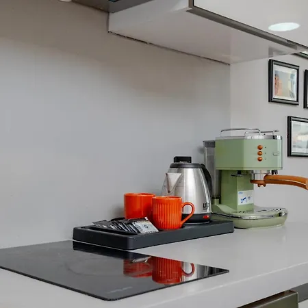 Metro Istasyonu Karsisi Lux Apartamento *