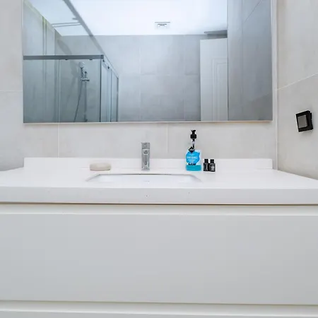 Metro Istasyonu Karsisi Lux Apartamento *